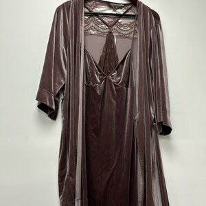 Gilligan & O'malley sleepwear 2 pieces robe and pajamas sand o tand color size M